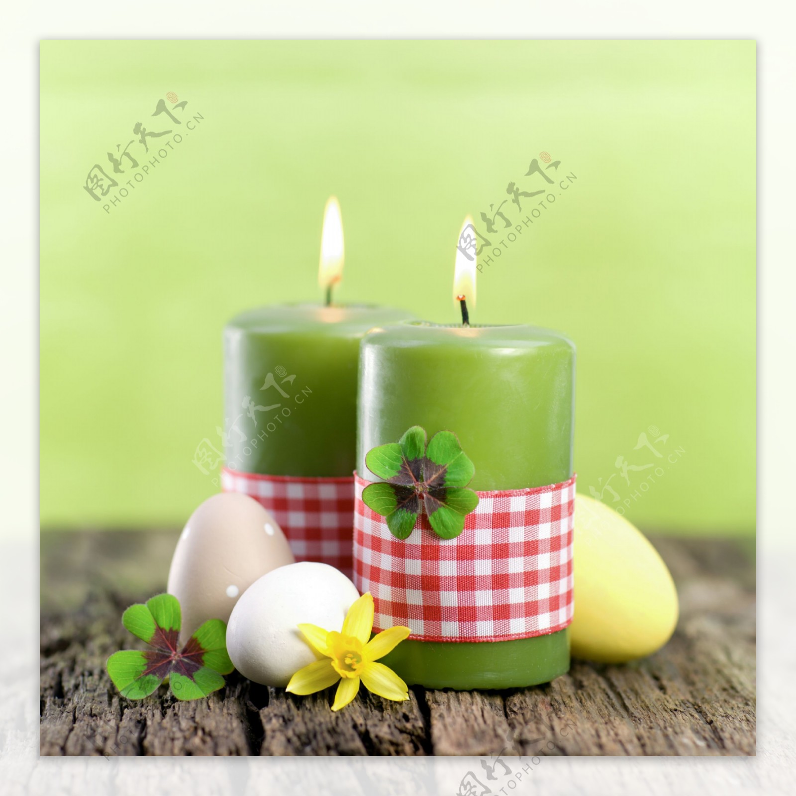 四叶草蜡烛与鸡蛋图片
