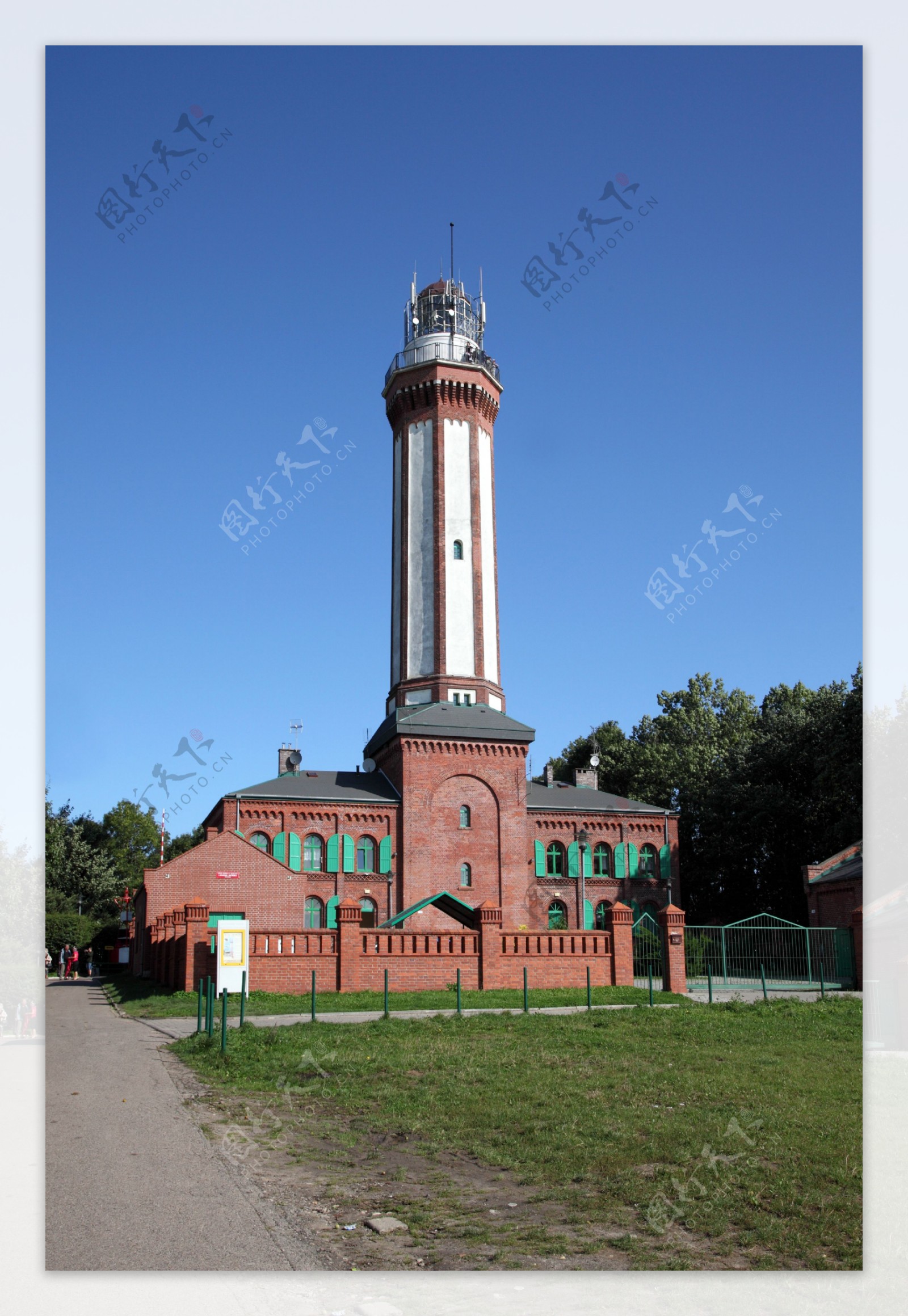 在波罗的海的历史灯塔风景