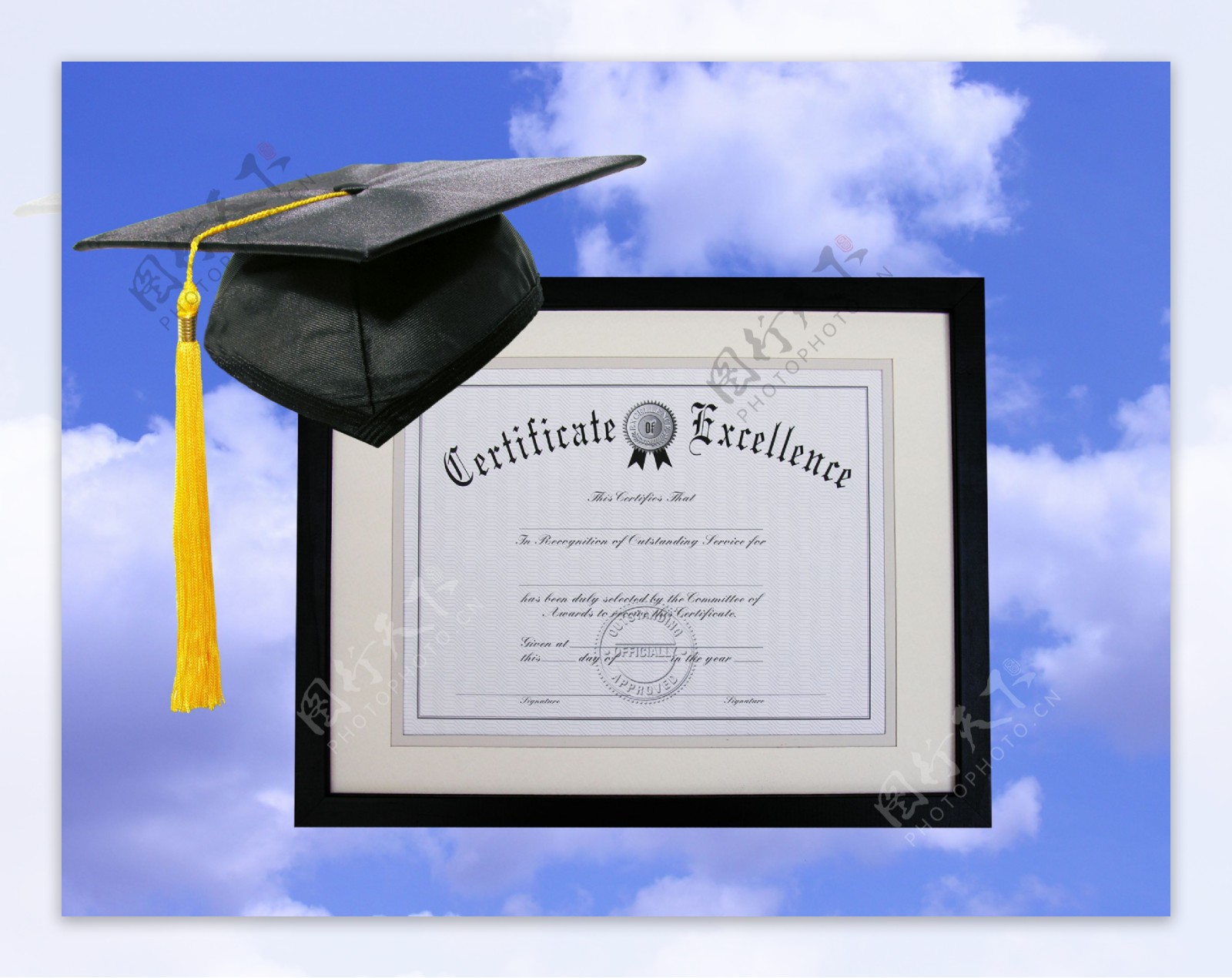 博士帽与毕业证书图片