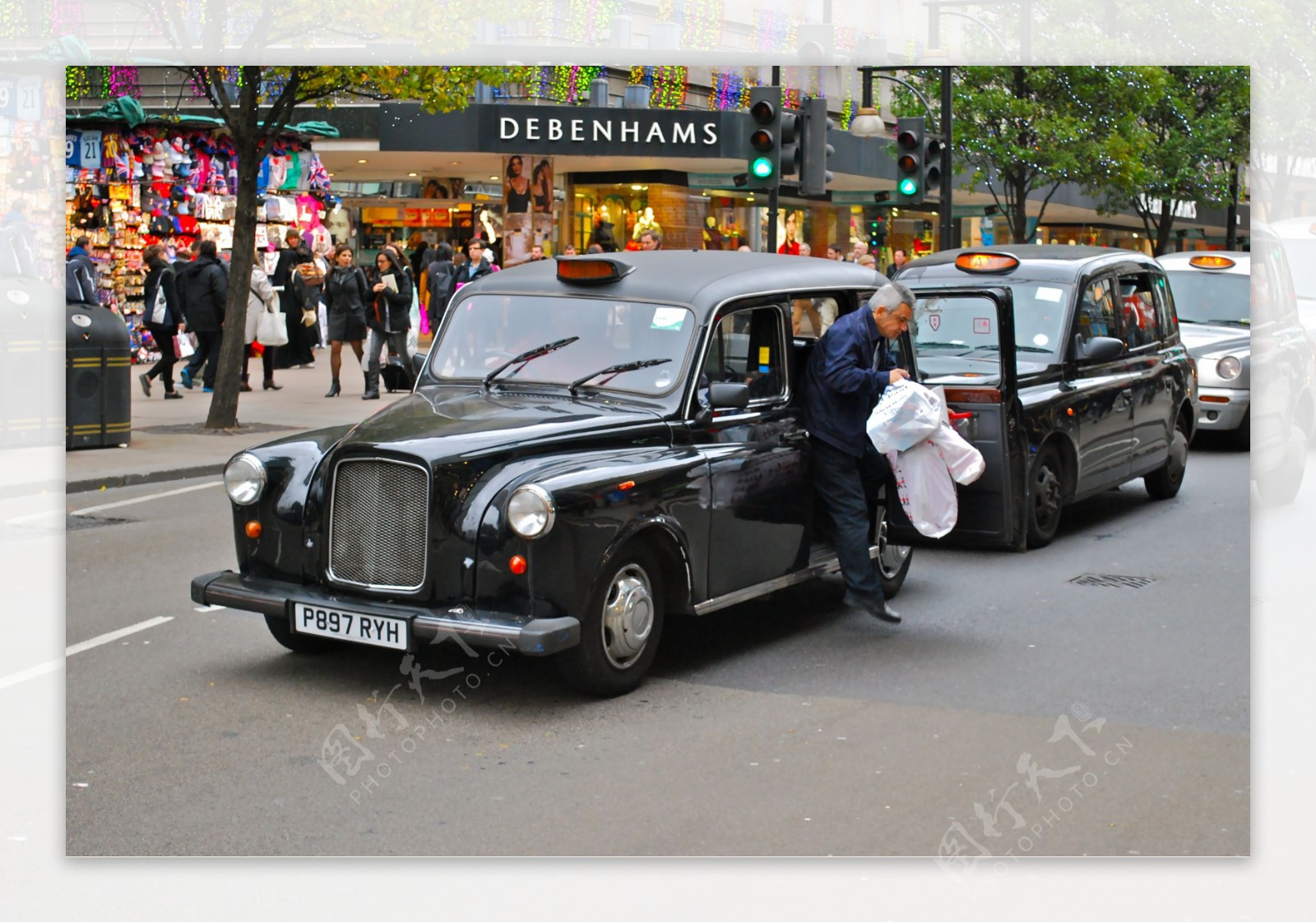伦敦街头的出租车图片
