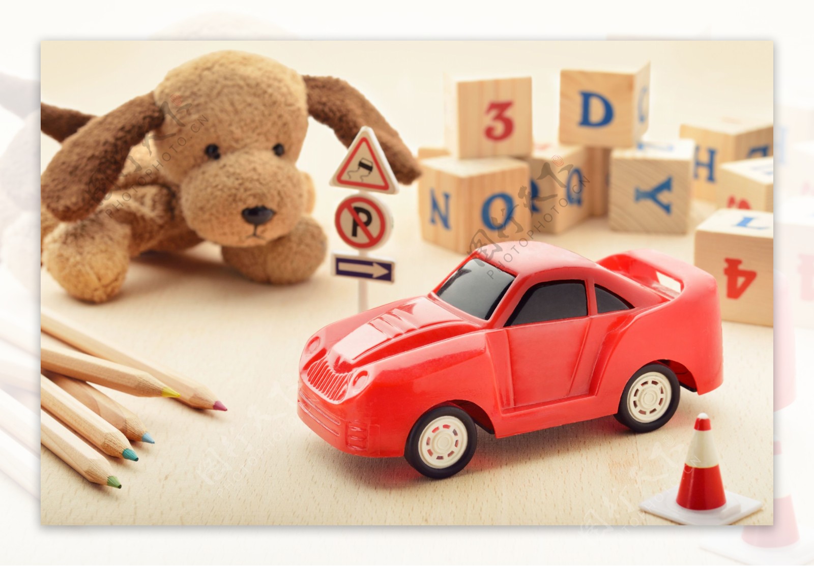 积木与玩具车图片