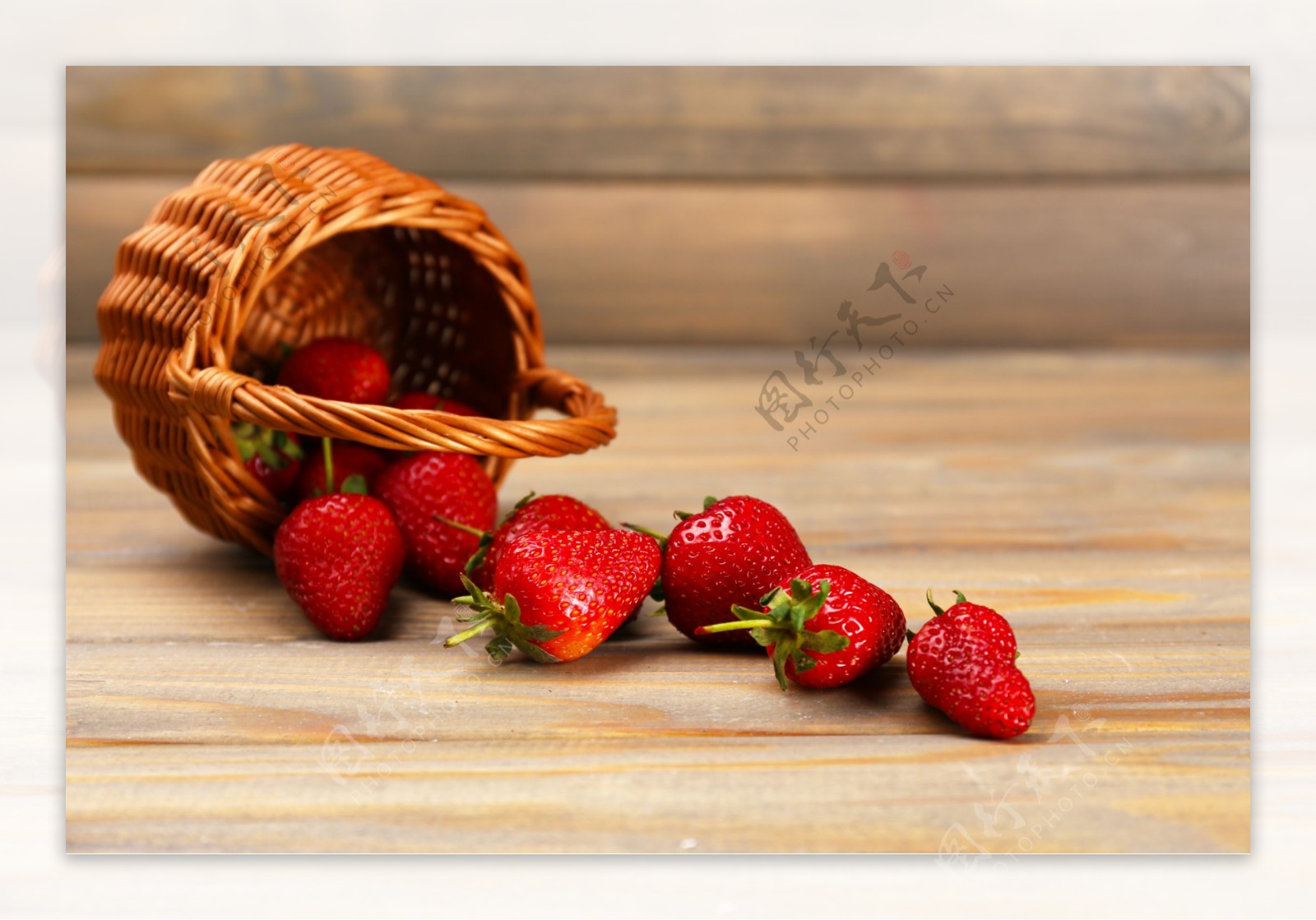 篮子与草莓