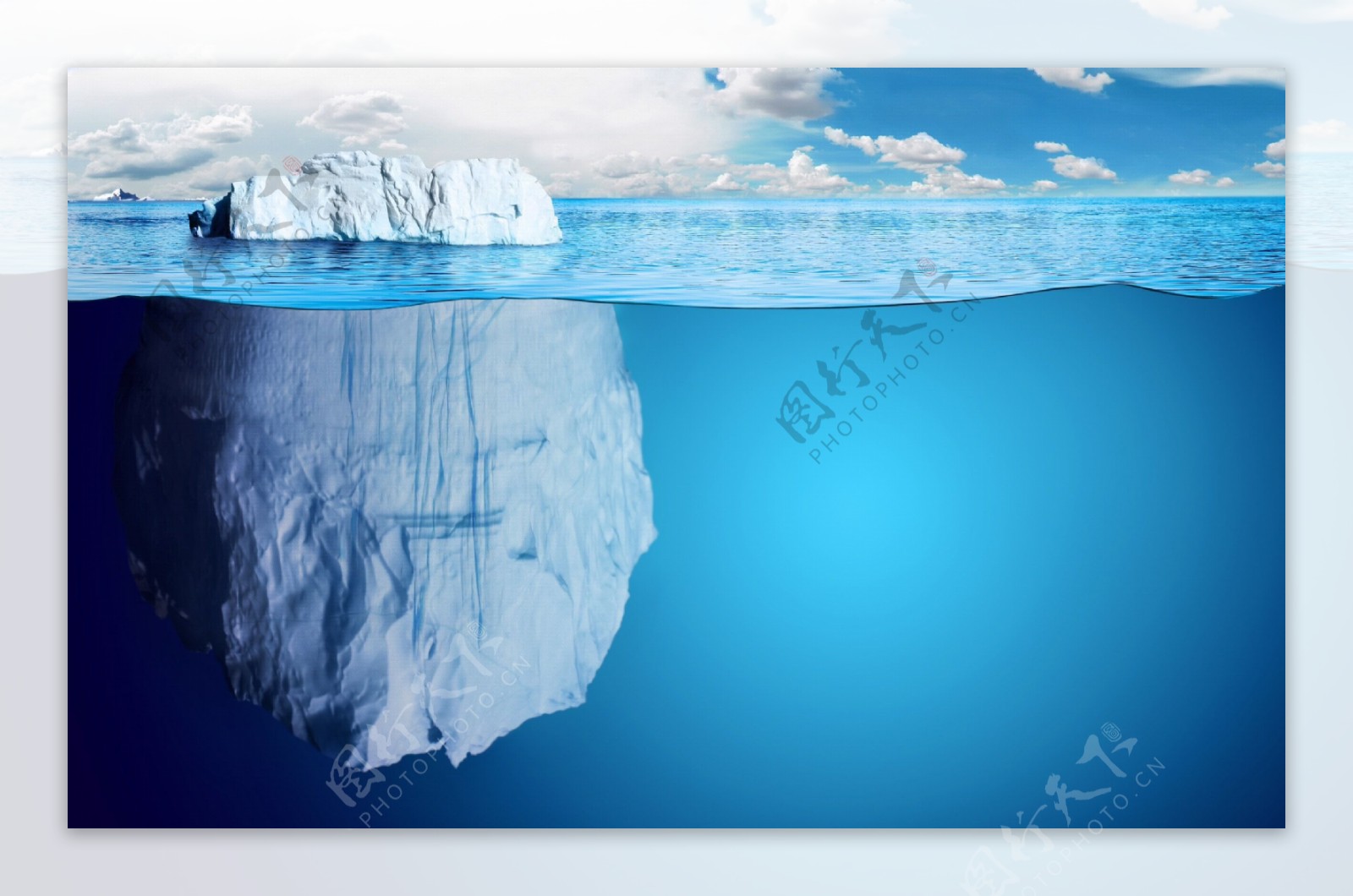 蓝色深海冰山摄影图
