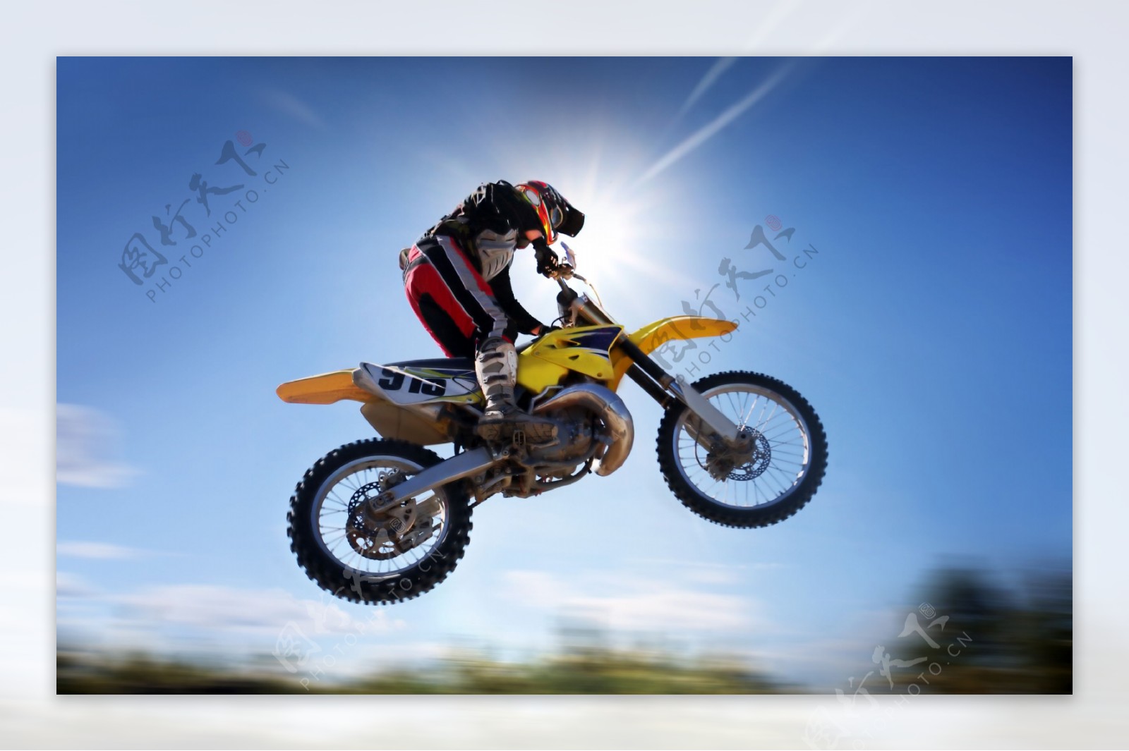 腾空飞跃的摩托车图片