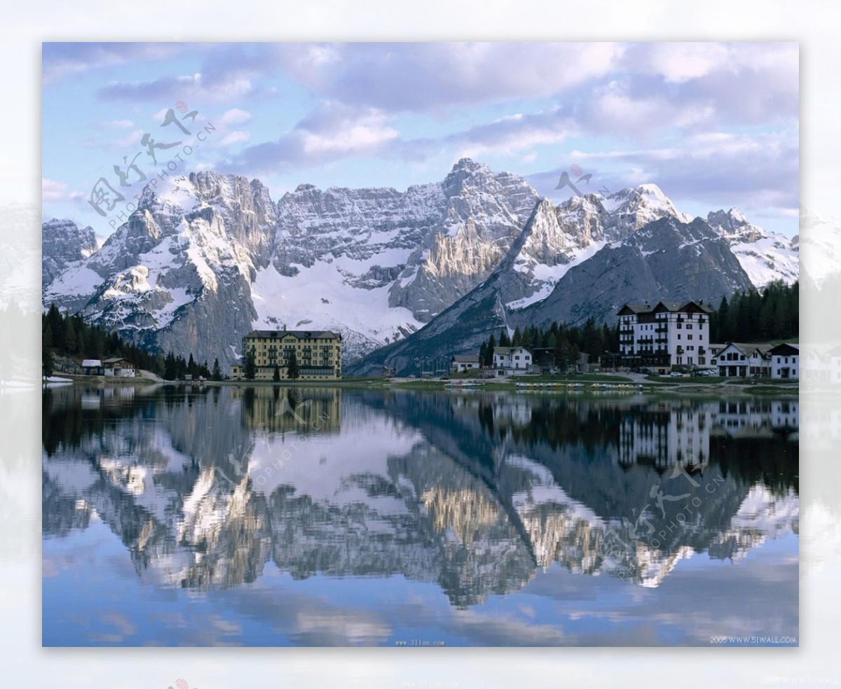 高清雪山湖泊风景图片