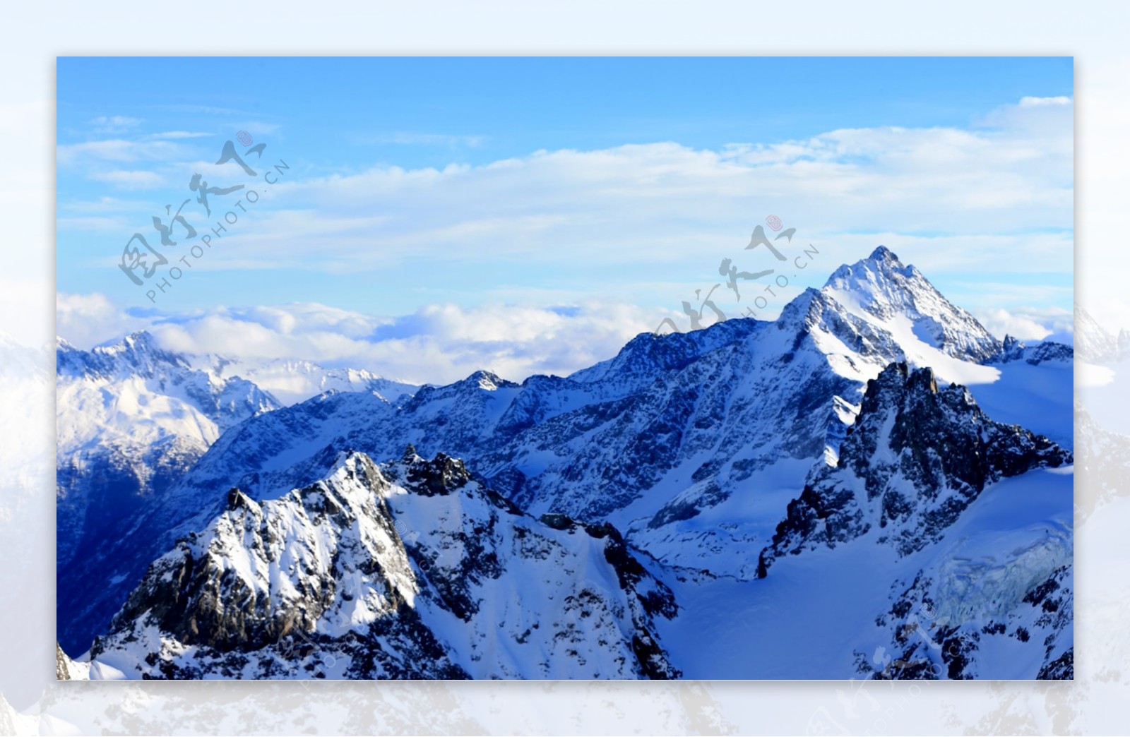 唯美阿尔卑斯雪山图片