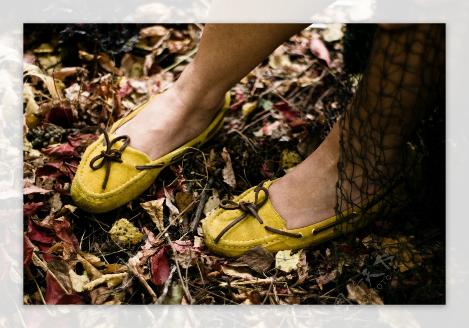 黄色女士平底鞋图片