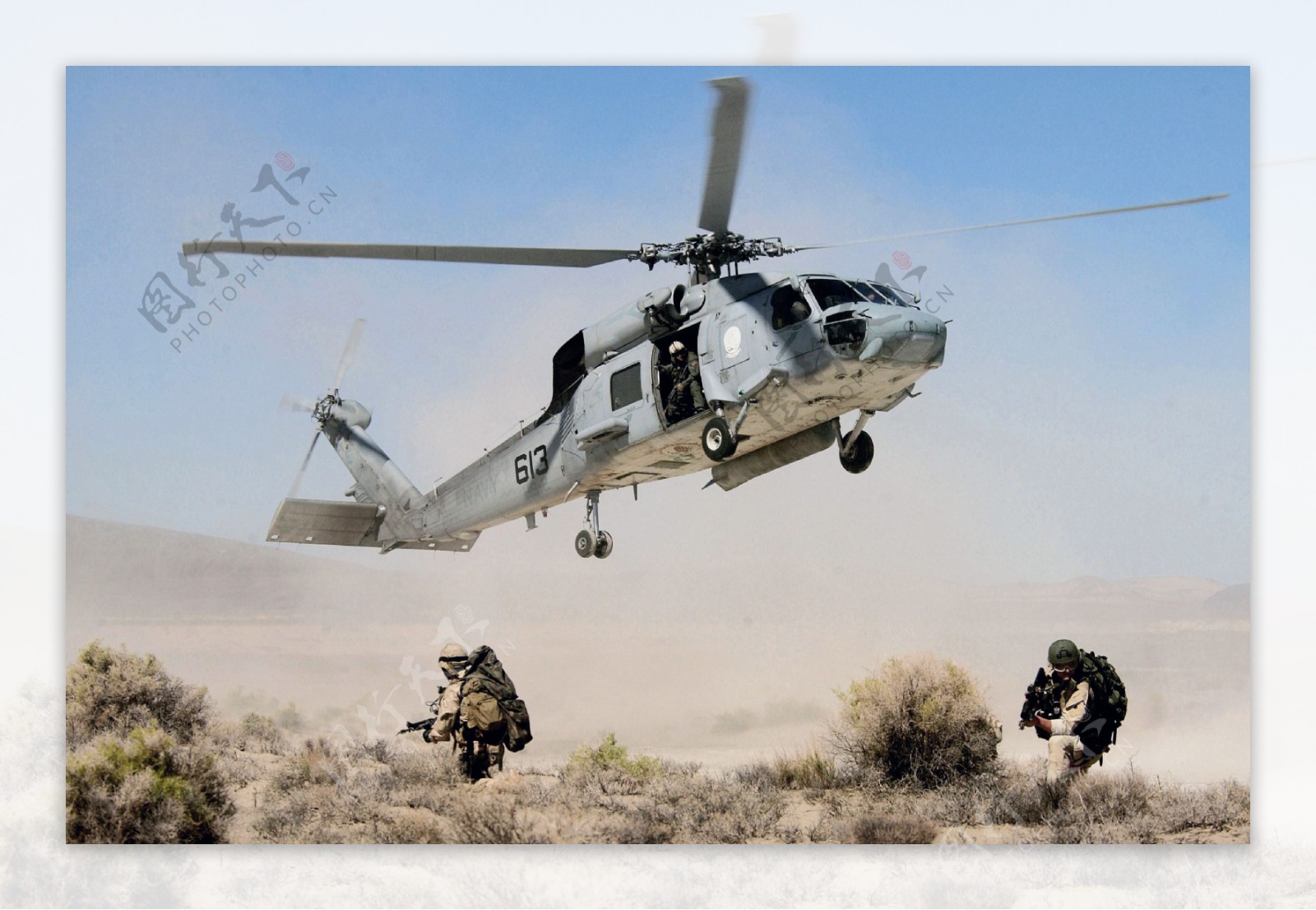 黑鹰直升机美军图片
