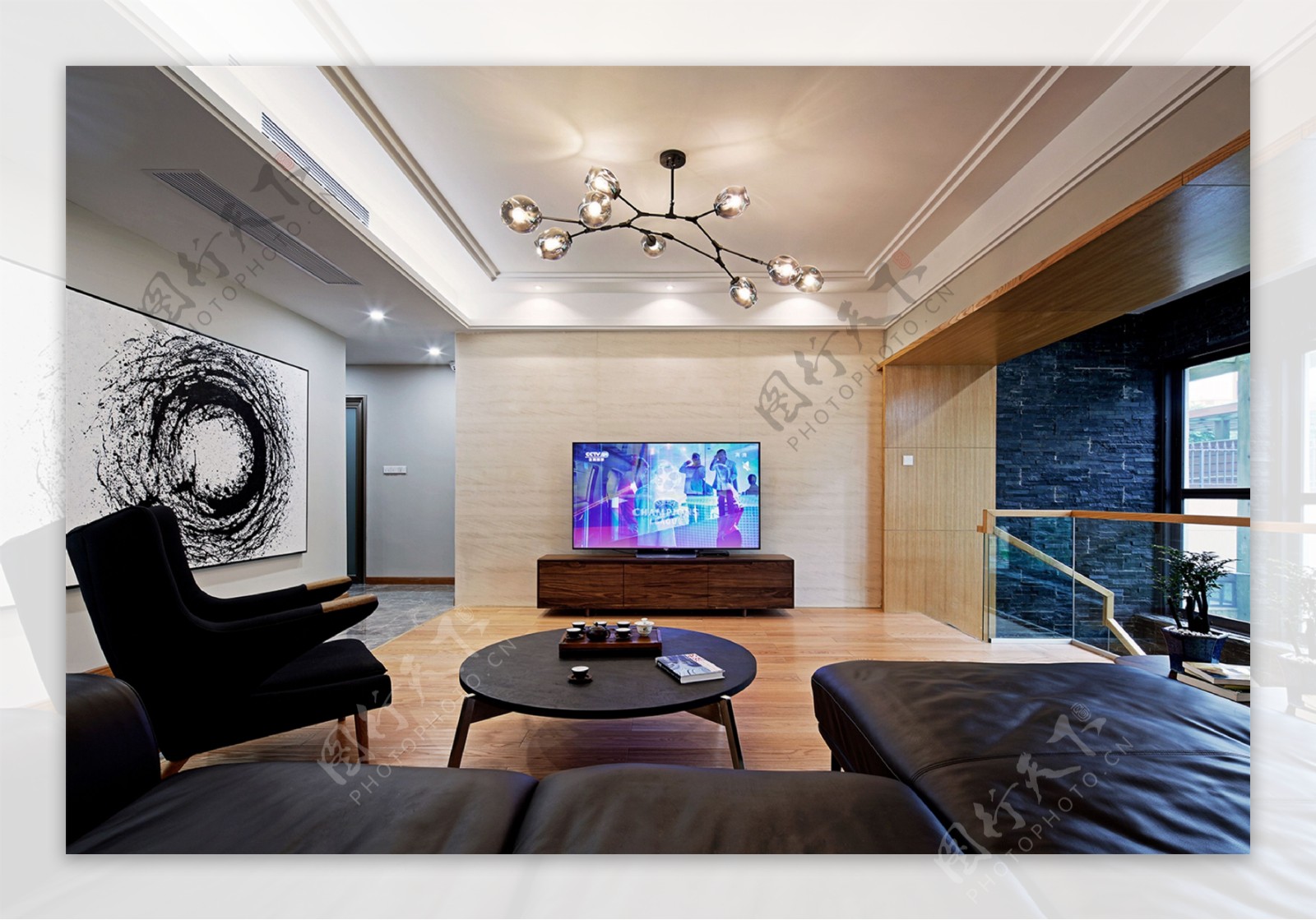 现代简约客厅电视墙吊灯设计图