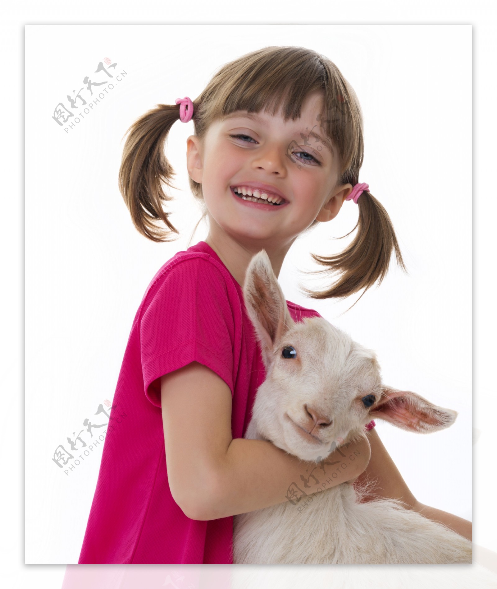 可爱小女孩与小羊图片