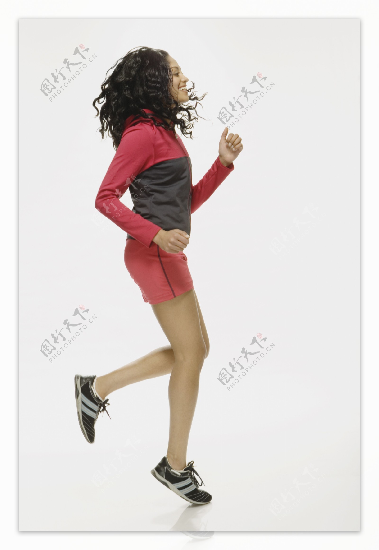 奔跑的运动女孩图片