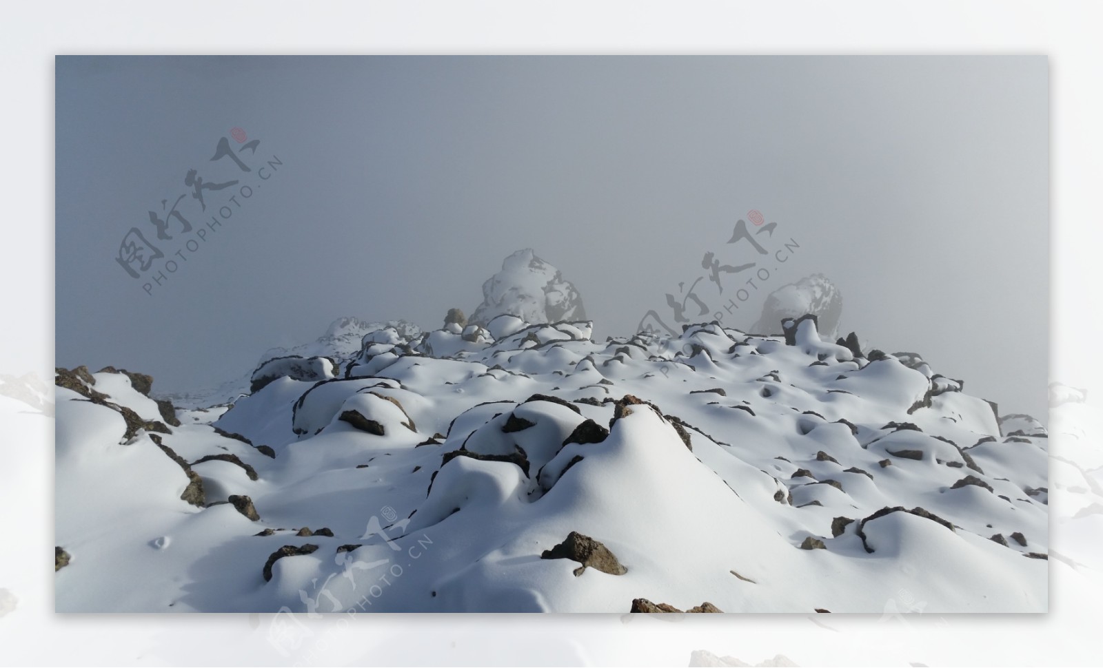 唯美雪山积雪风景图片