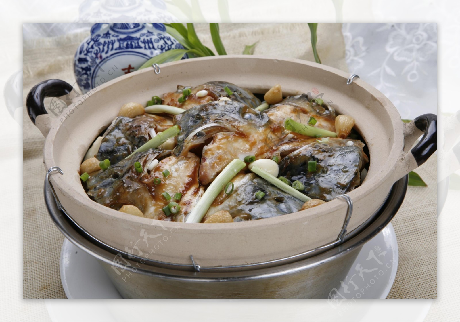 砂锅鱼头怎么做_砂锅鱼头的做法_豆果美食
