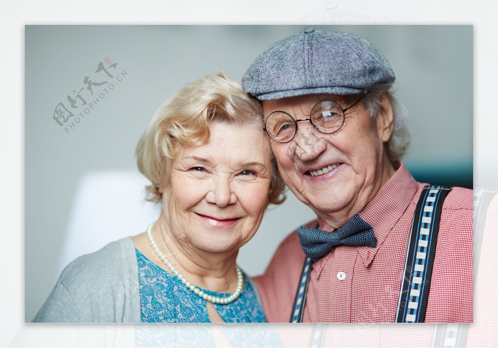 微笑的老年夫妻图片