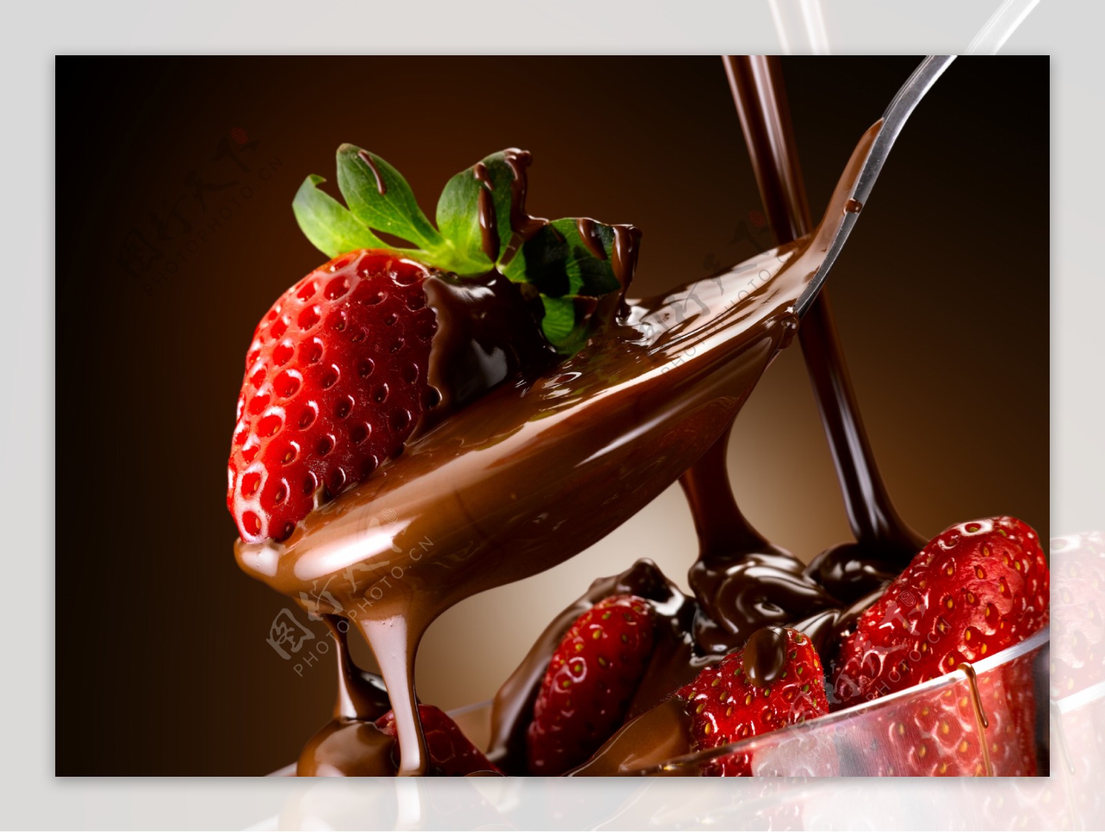 草莓与巧克力图片