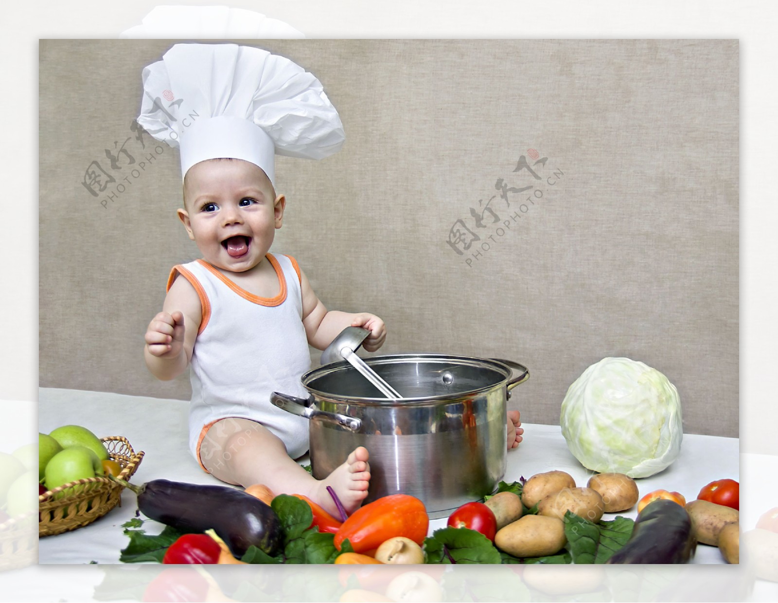 开心煮美食的宝宝图片