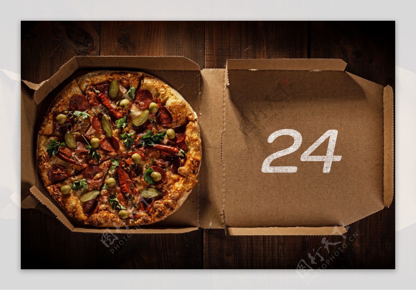盒子里的披萨图片