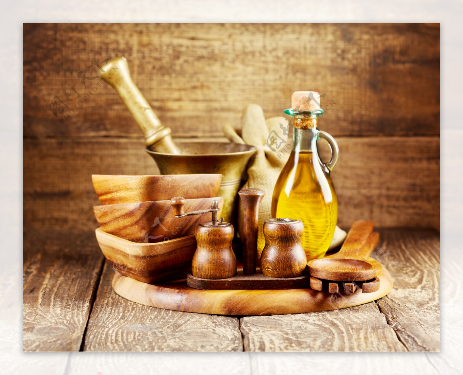 食用油与木厨具图片