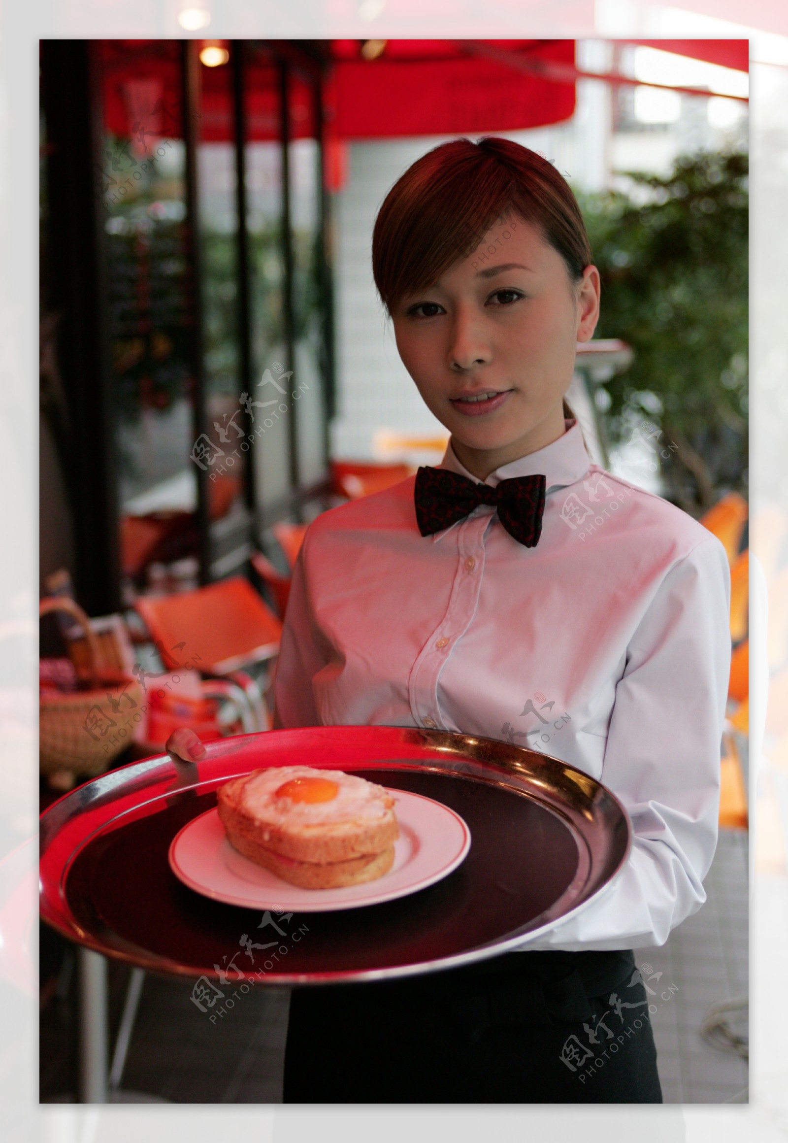 西餐厅美女服务员图片