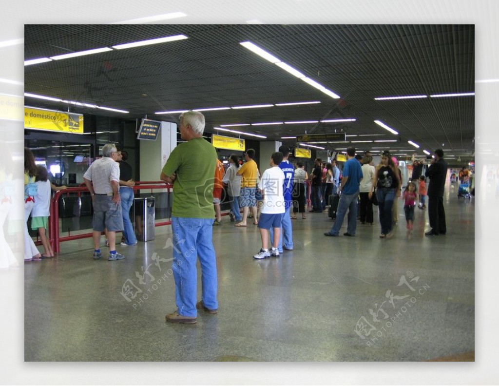 xeniapeopleairport1.jpg