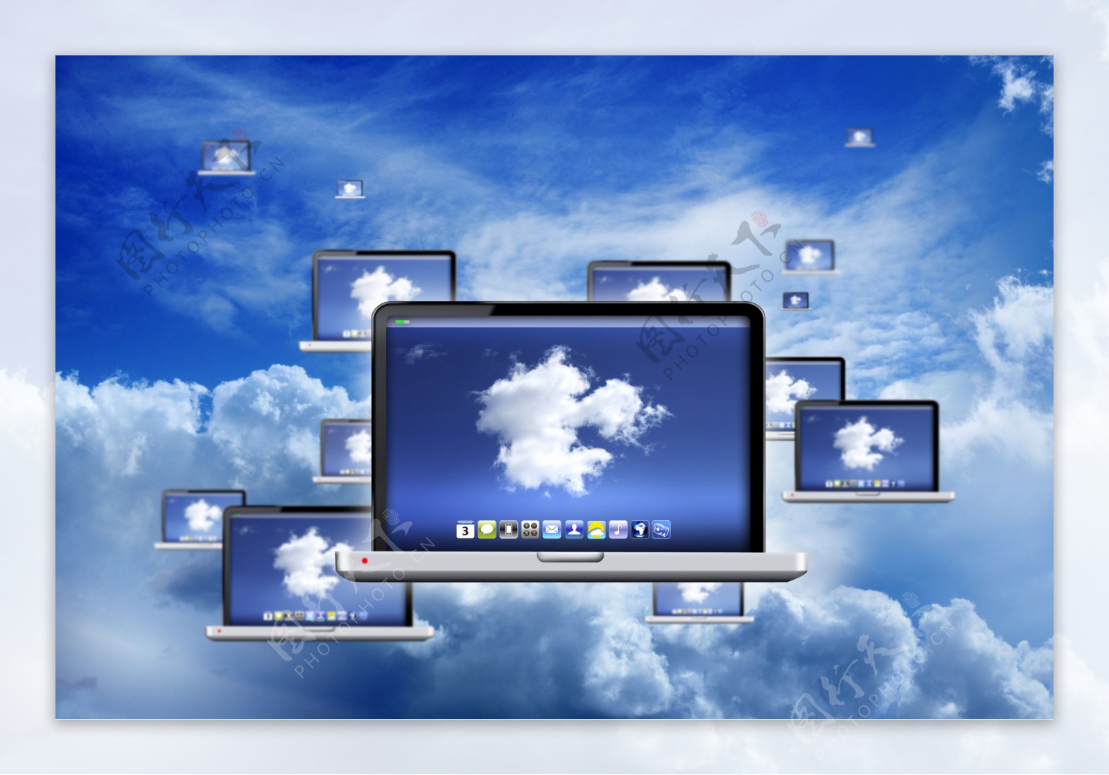 蓝天白云与笔记本电脑图片