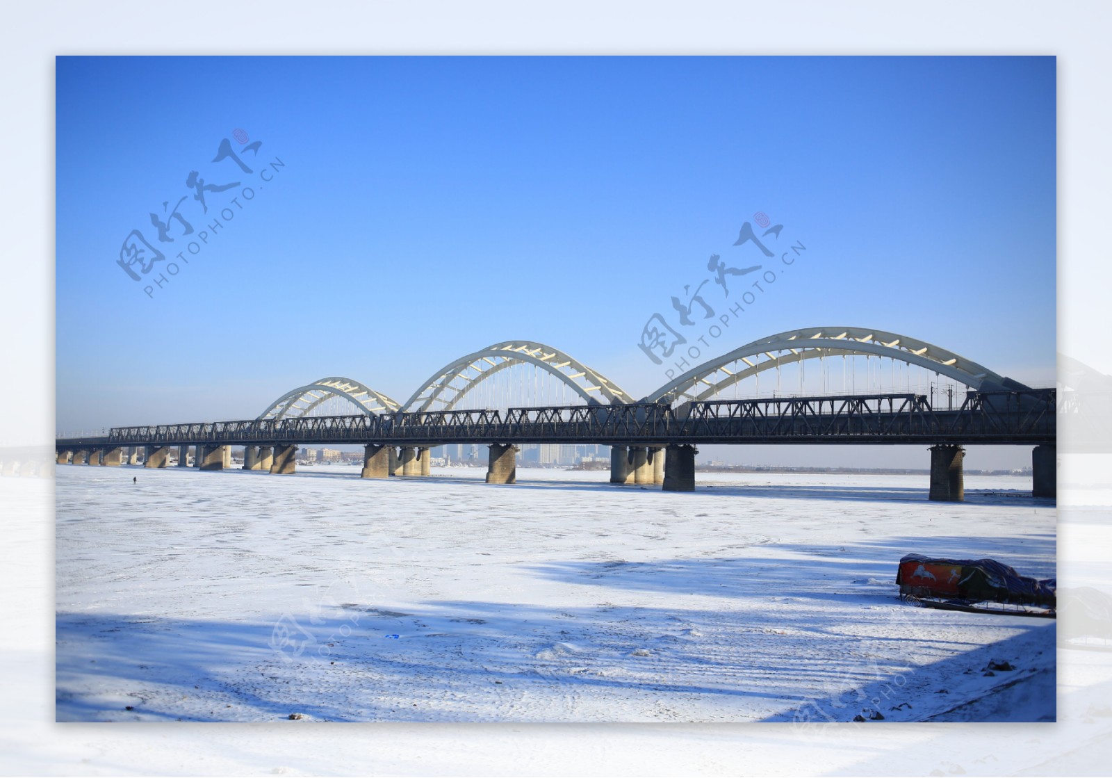 铁桥大桥图片