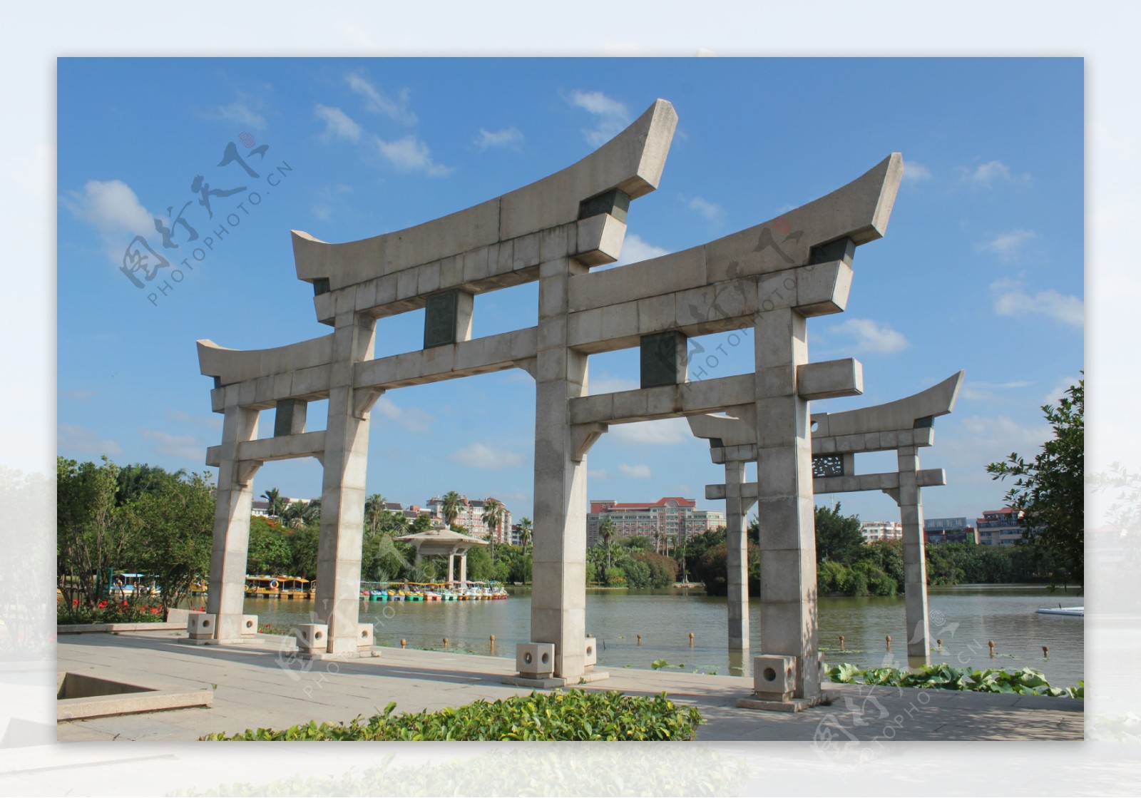 泉州东湖公园石牌坊图片