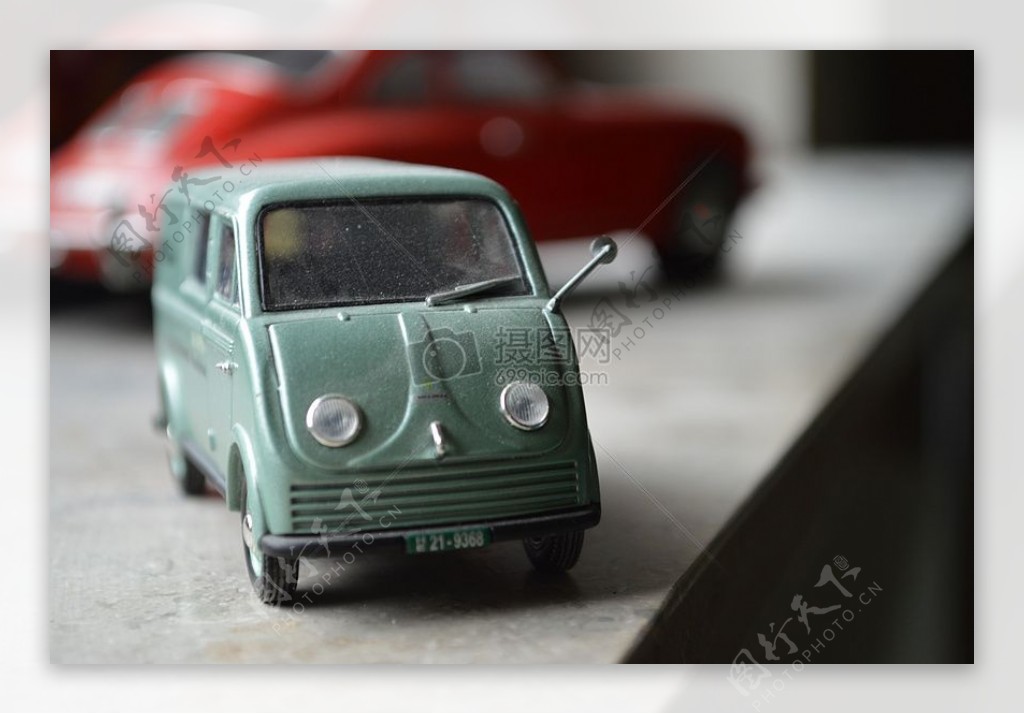 绿色的汽车玩具