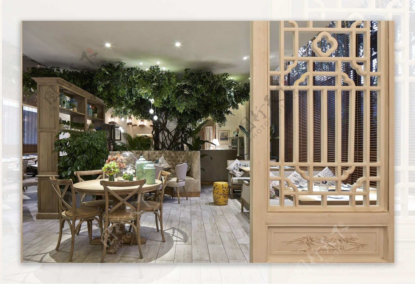 现代文雅简约餐厅木制隔断门工装装修效果图