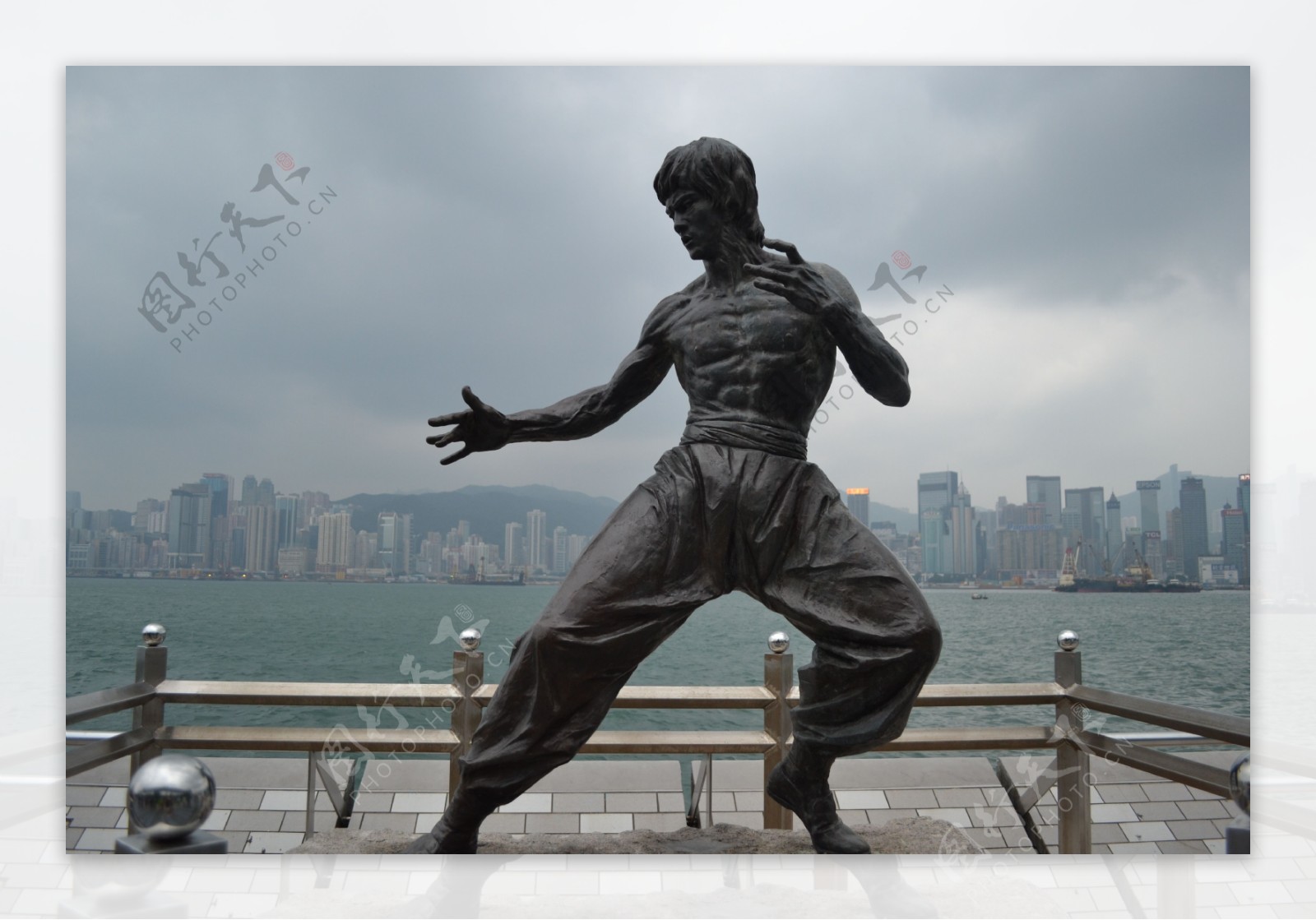 Bruce Lee 李小龙 香港雕像摄像|摄影|其他摄影|AMAOMAO - 原创作品 - 站酷 (ZCOOL)