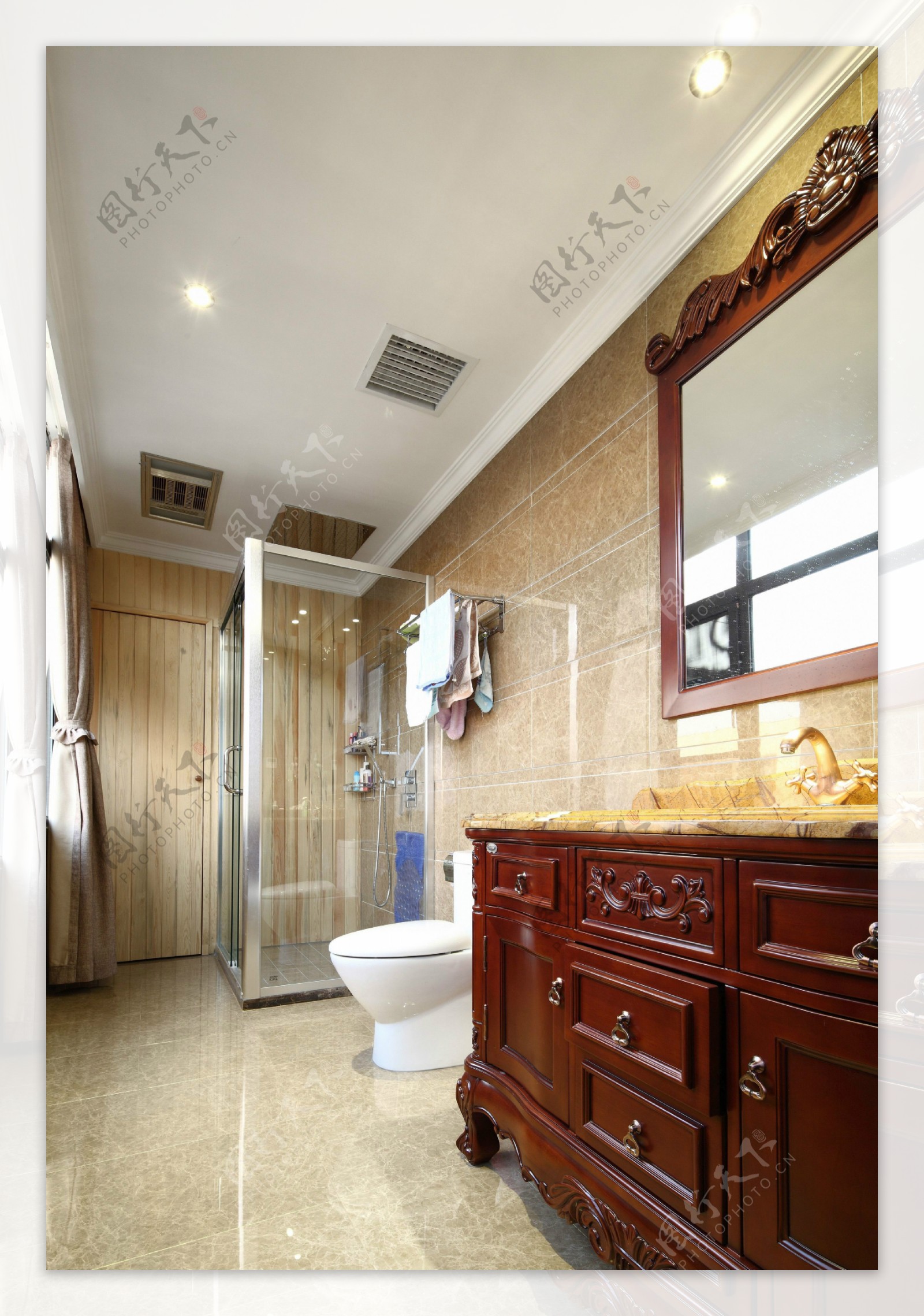 中式风格卫生间马桶淋浴间窗帘装修效果图