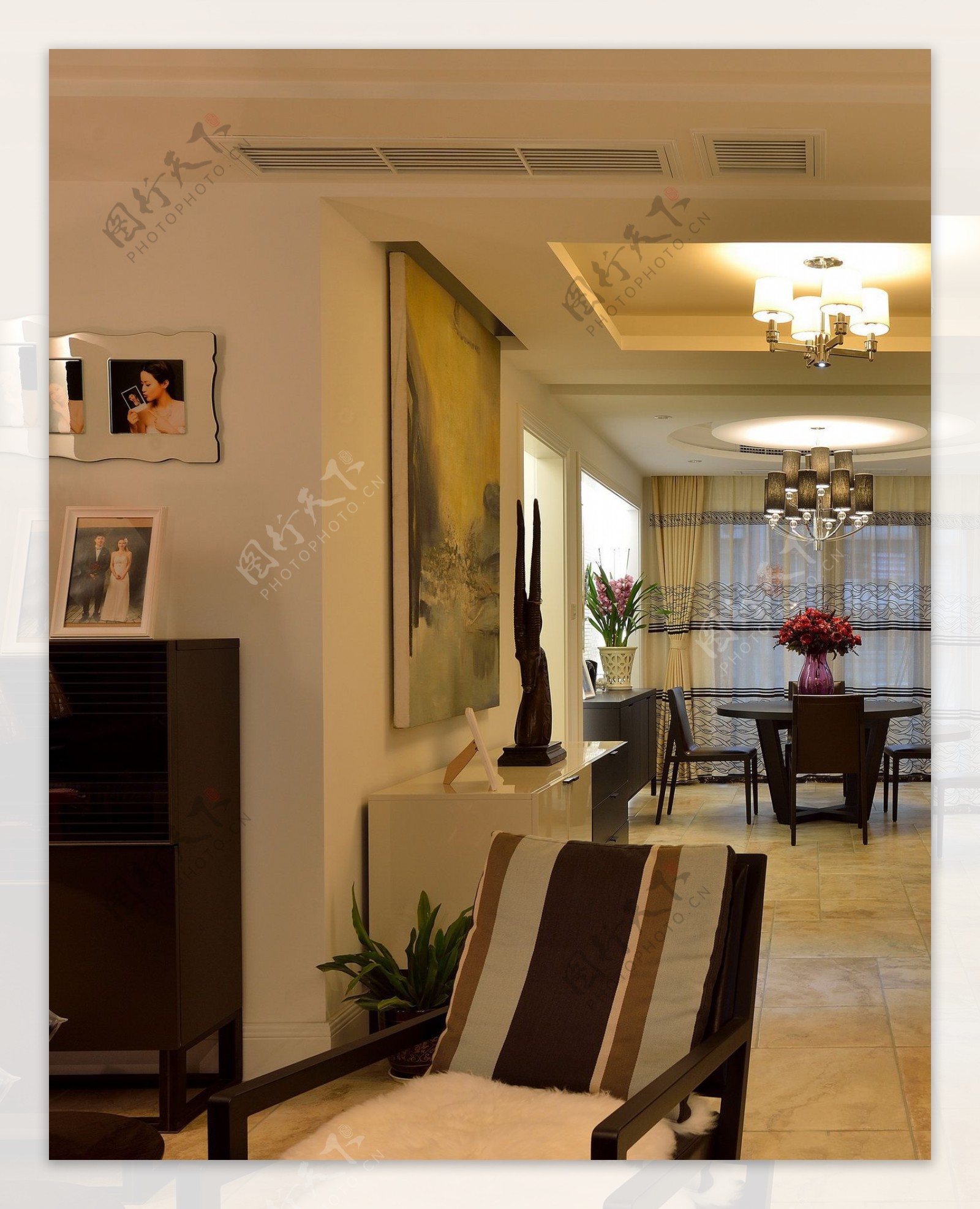 现代简约客厅沙发餐厅一角装修效果图
