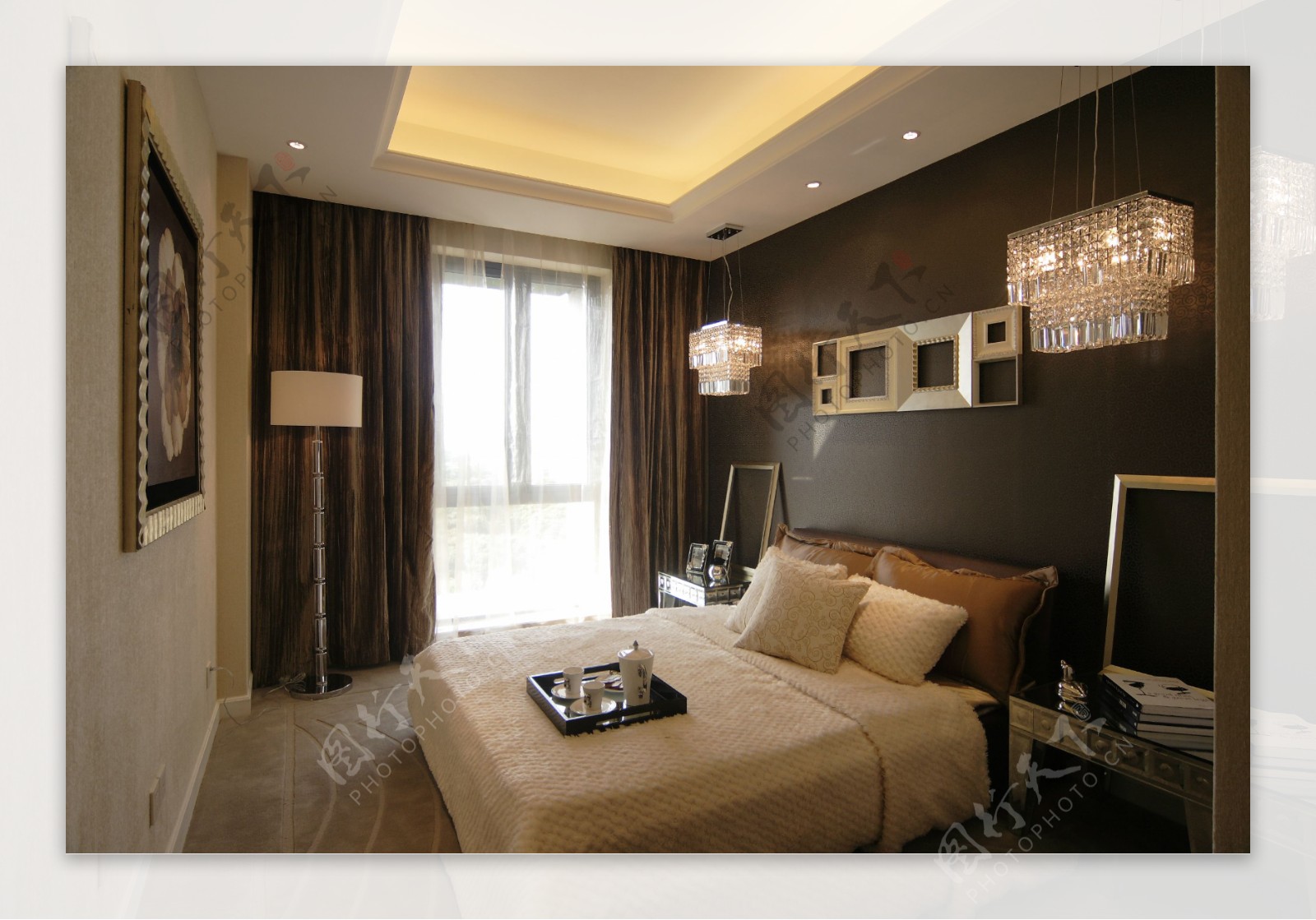 现代时尚卧室褐色绒质地板室内装修效果图