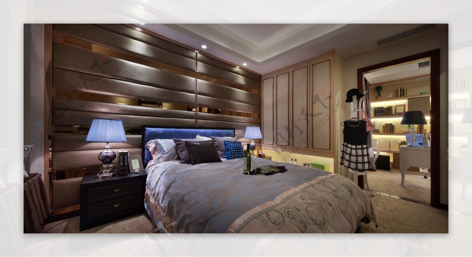 现代时尚卧室深色木制柜子室内装修效果图