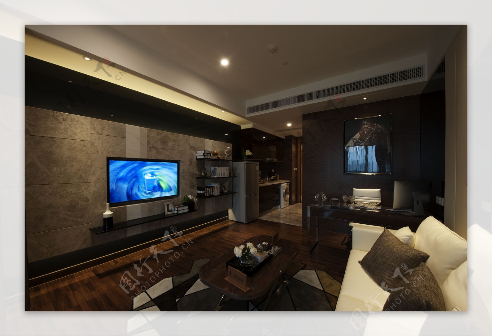 现代暗色奢华客厅褐色背景墙室内装修效果图