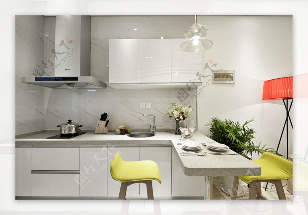 现代时尚厨房亮面灰色背景墙室内装修效果图