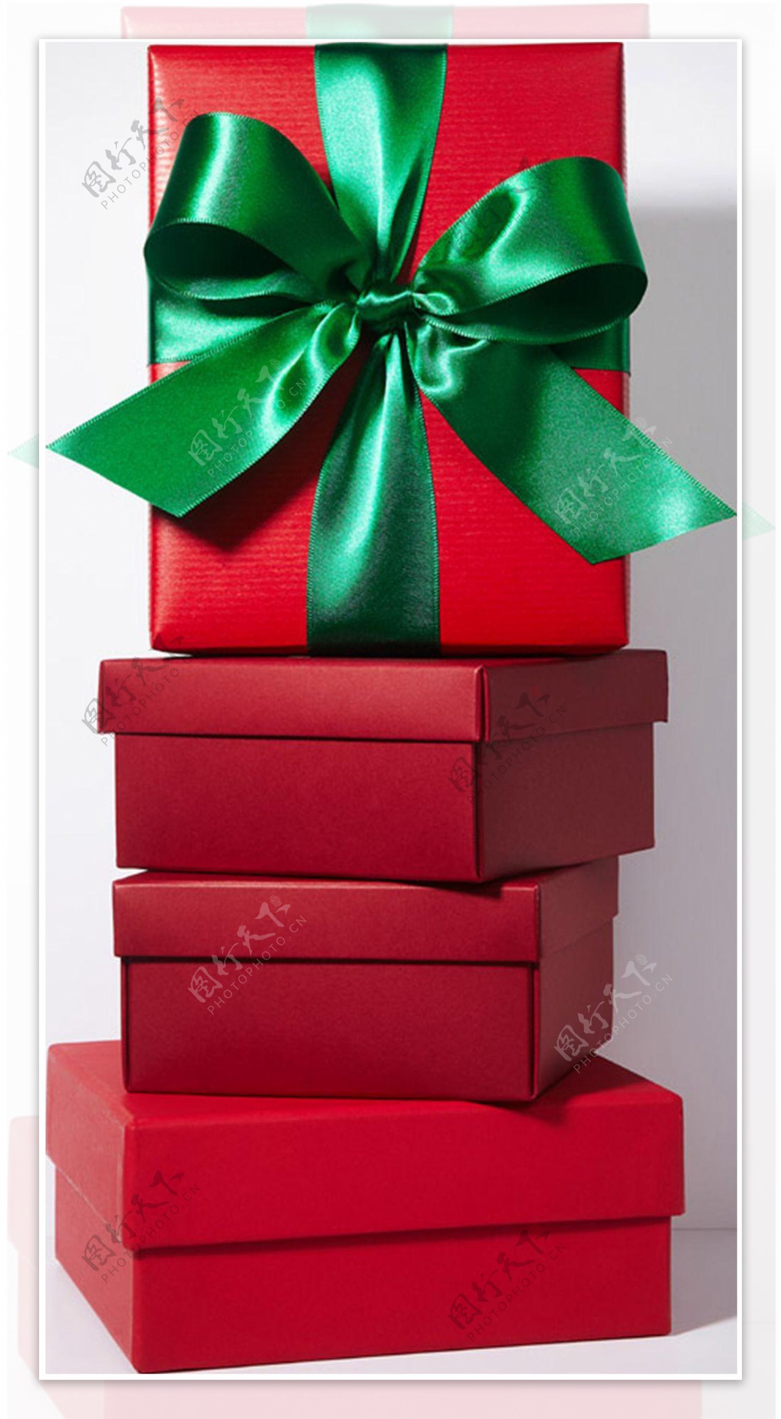 节日大红色礼物盒透明装饰素材