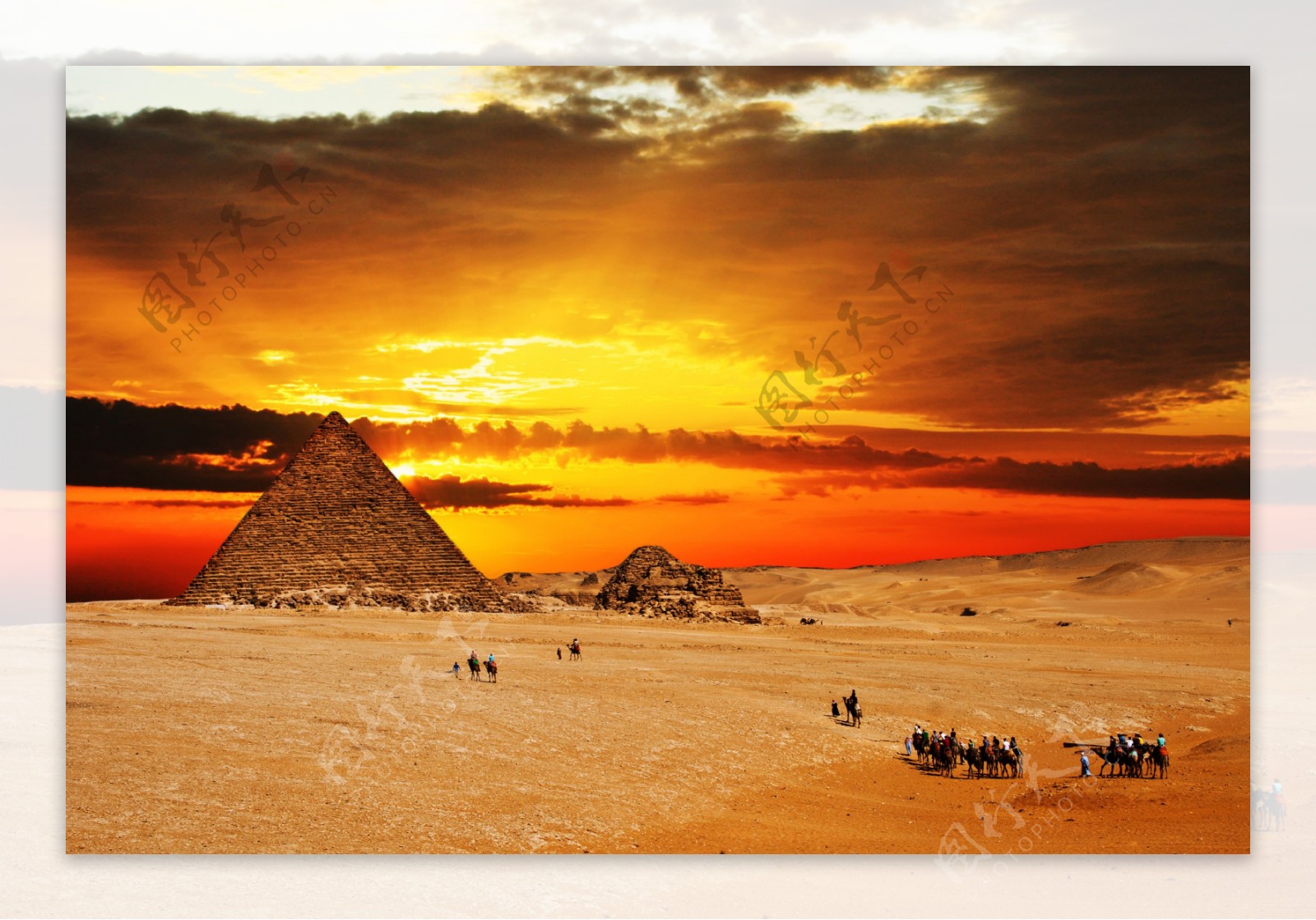 荒漠日出和日落天空金字塔大自然