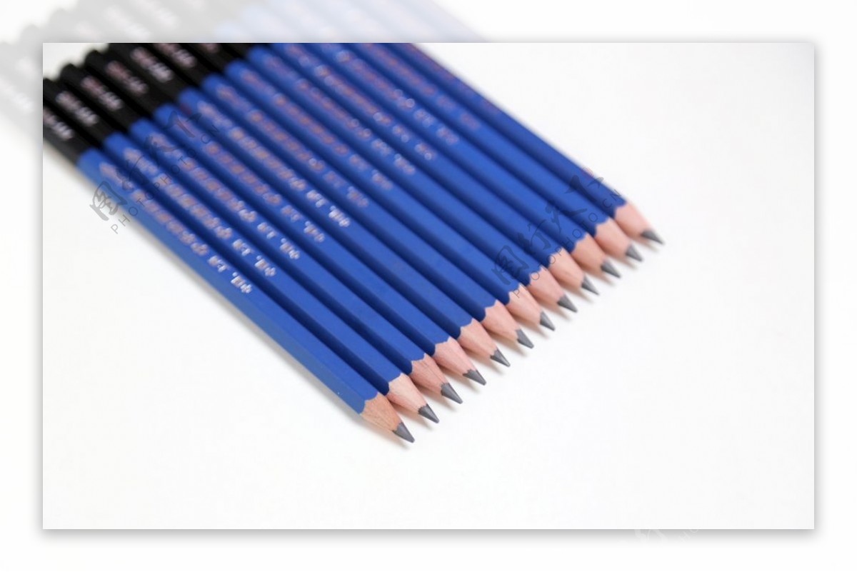 铅笔碳笔造型白底素材