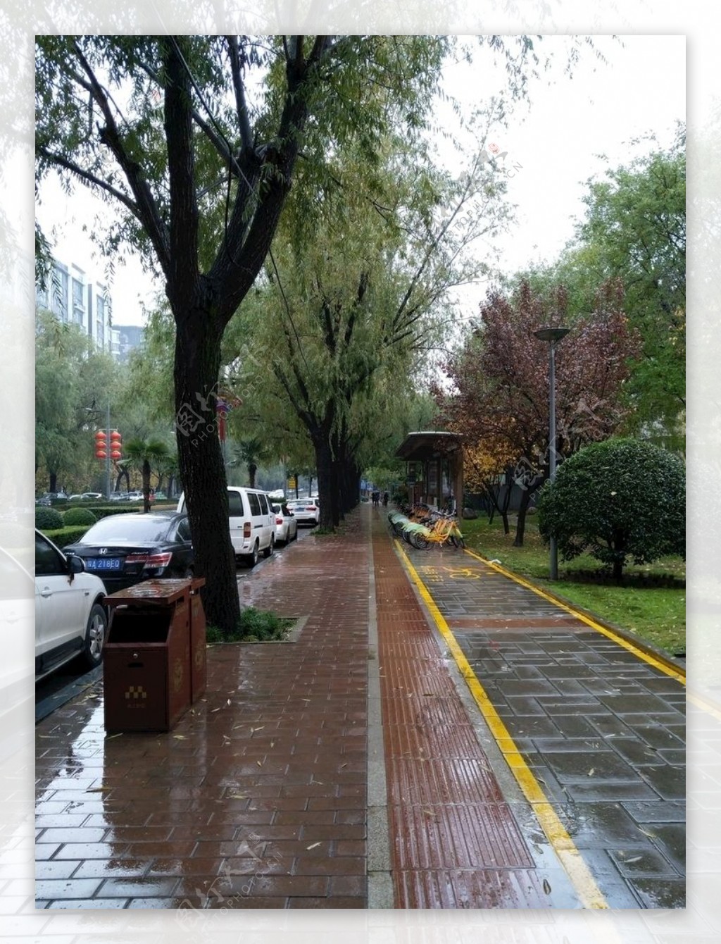雨天的城市街道