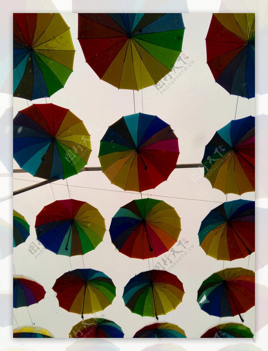 五彩斑斓的雨伞
