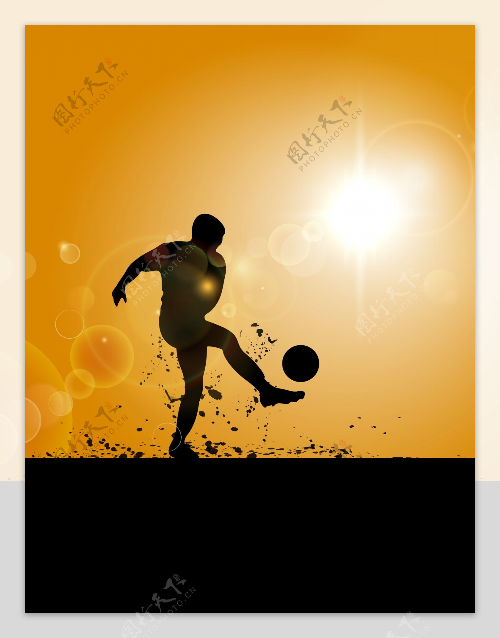 太阳下踢足球的男子剪影