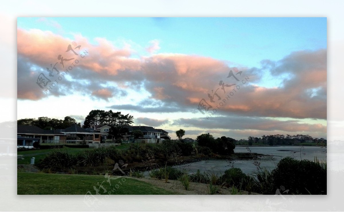 新西兰海湾小镇黄昏风景