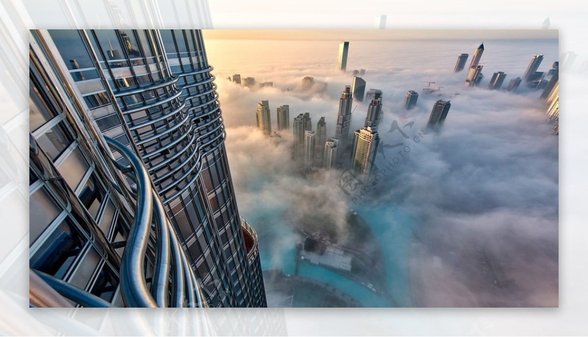 城市高楼建筑云雾风景