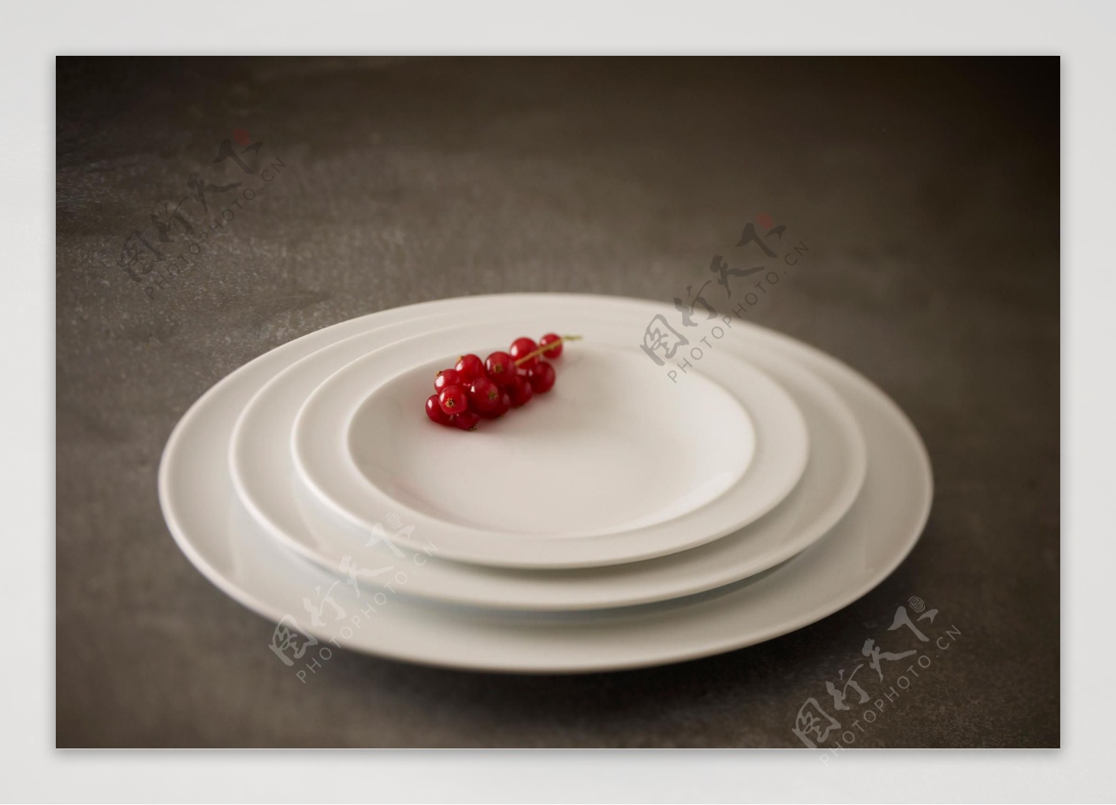 盘子餐具物品静物照片