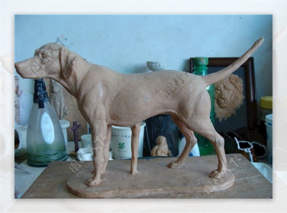 雕塑狗