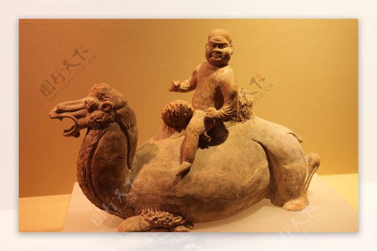 汉代陶骆驼俑