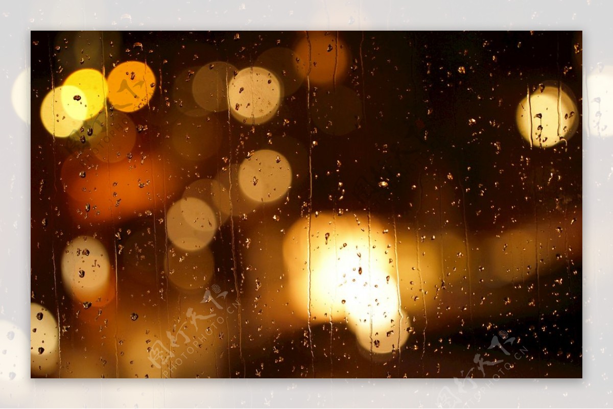 雨夜磨砂玻璃灯光图