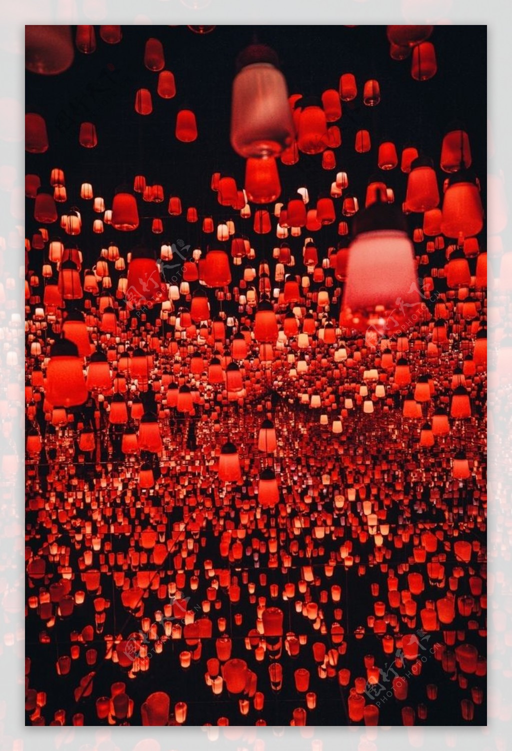 红色灯笼背景花纹素材设计