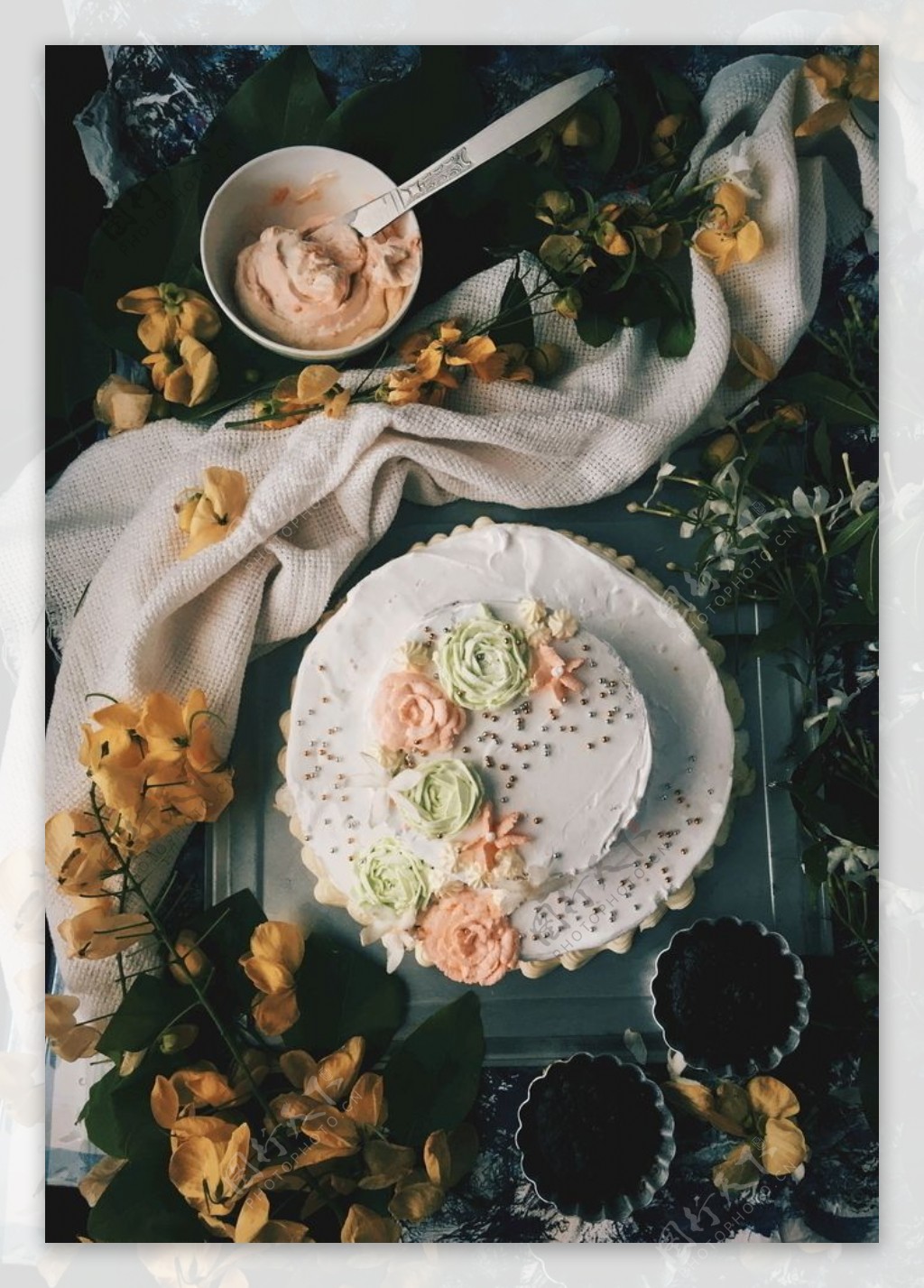 香草糖霜蛋糕高清摄影壁纸图